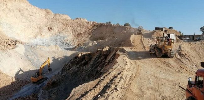 سالانه ۵۰ هزار تن کانسنگ طلا از معدن "باریکای" سردشت استخراج میشود سالانه ۵۰ هزار تن کانسنگ طلا از معدن “باریکای” سردشت استخراج میشود