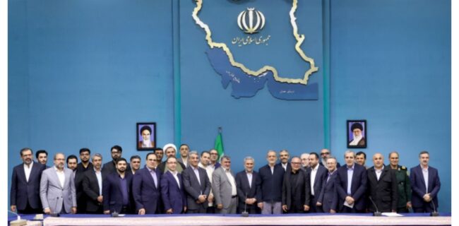 قدردانی پزشکیان از زحمات دبیری و ظریف
